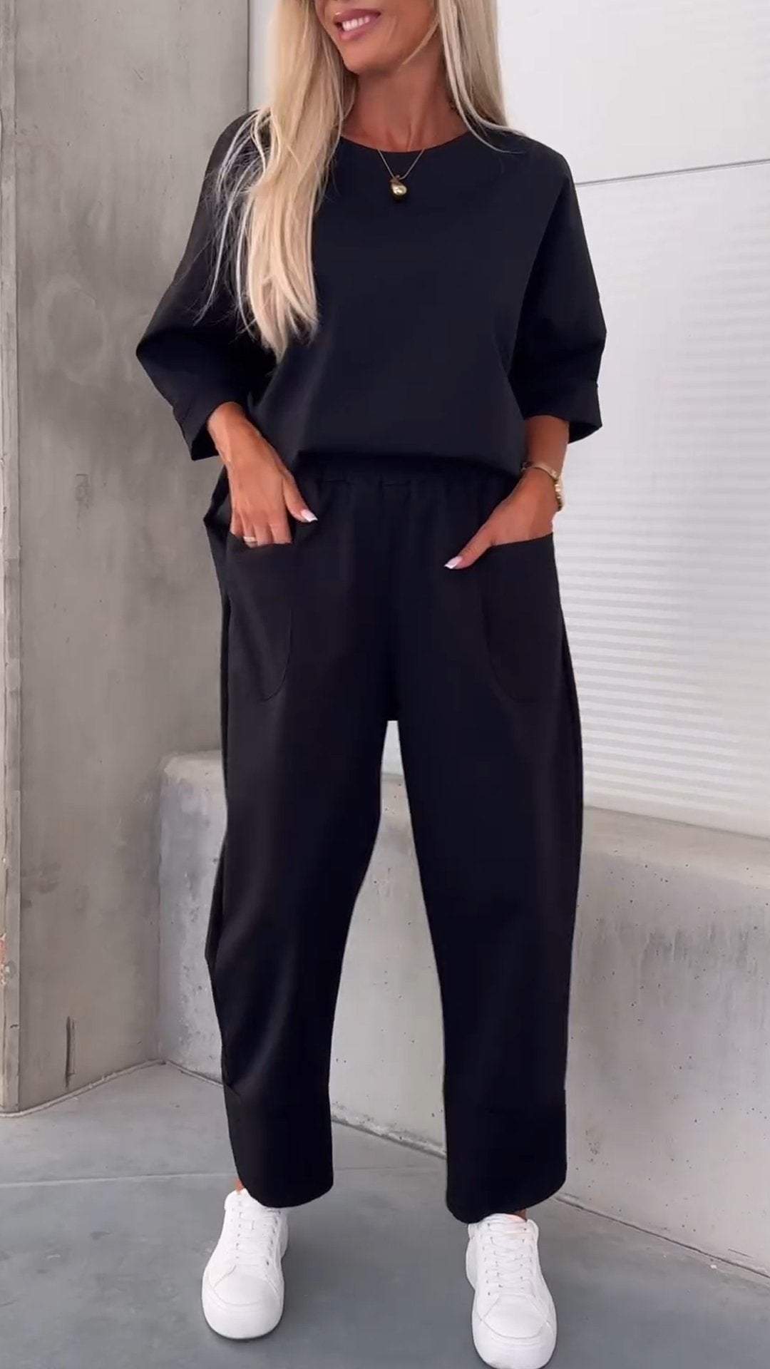 Two-piece Solid Color Round Neck Cropped Pants Set